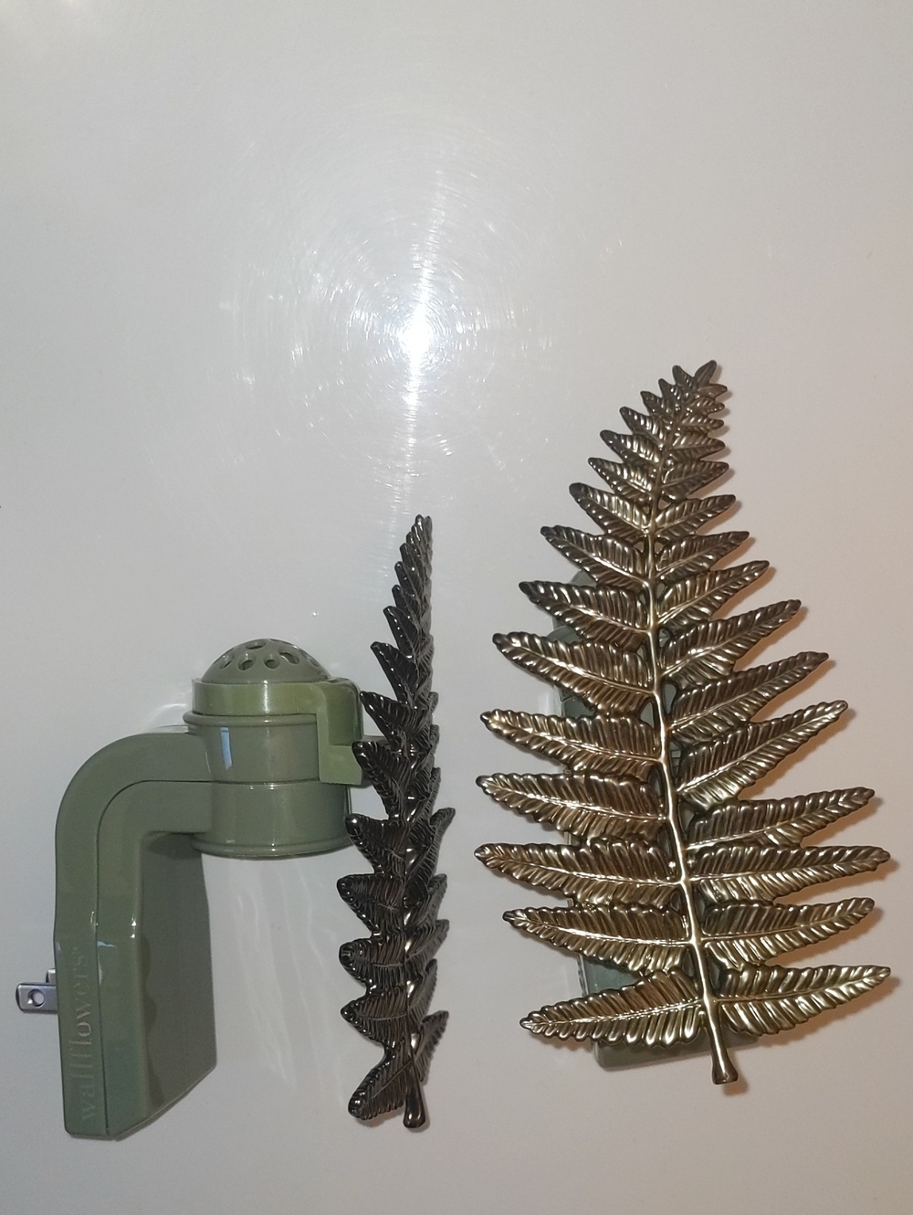 Set Of 2 Bath & Body Works Wallflower Plug In Diffuser Tree Metallic Fern